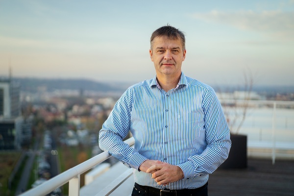 "Stojí za úspěšnou adopcí tématu ESG do našeho portfolia," říká k povýšení Pavla Prokopa Zbyněk Bolcek